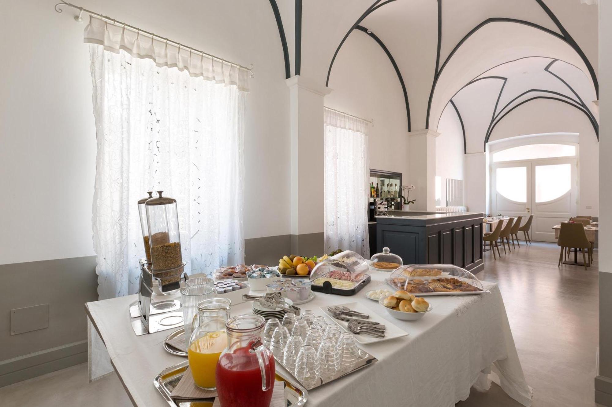 Palazzo Fasti Bed & Breakfast Casarano Exterior foto